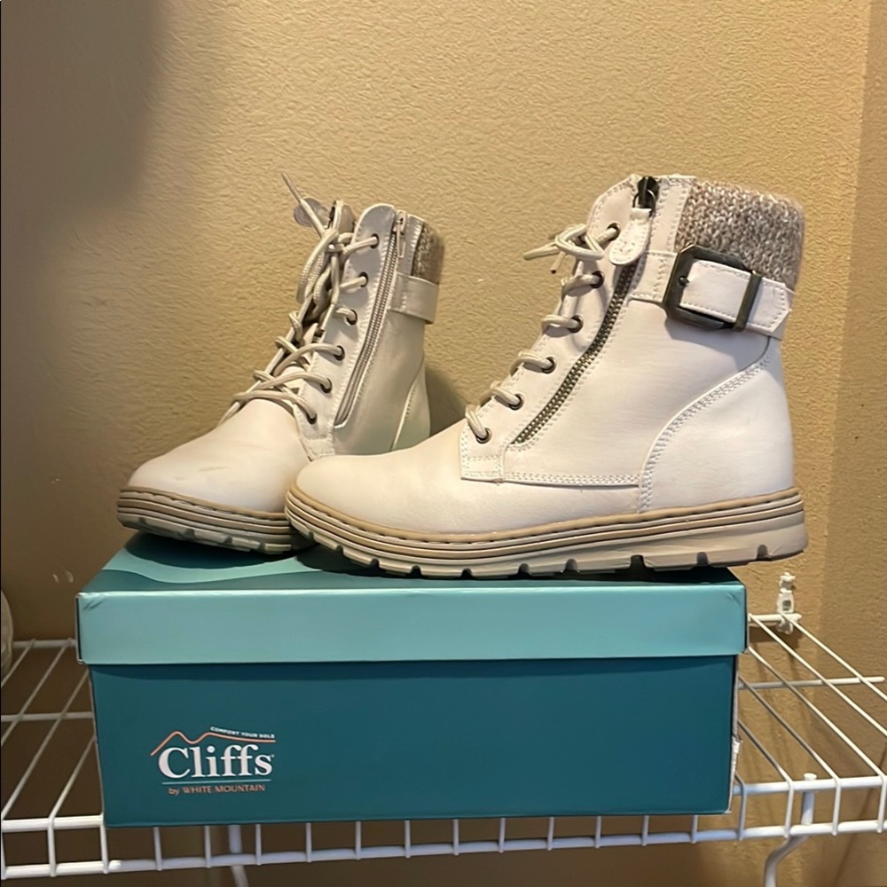 Cliffs by WHITE MOUNTAIN Off-White Knit Cuff Lace-Up Ankle Boots